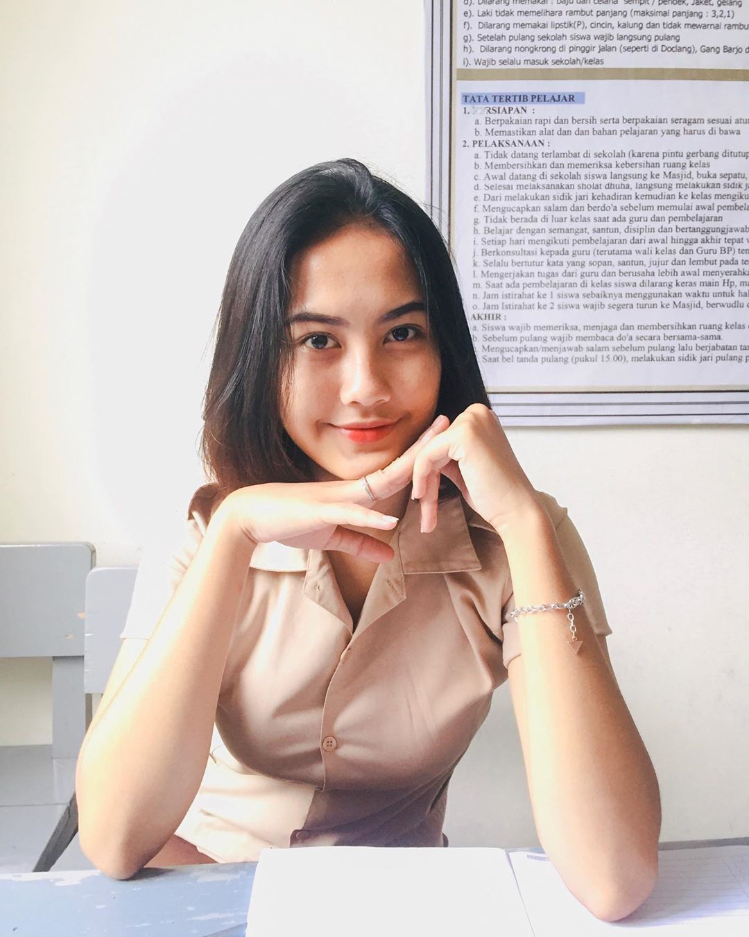 Viral Siswi SMP Buat Video Tanpa Busana di Manado, Awas Bikin Candu!