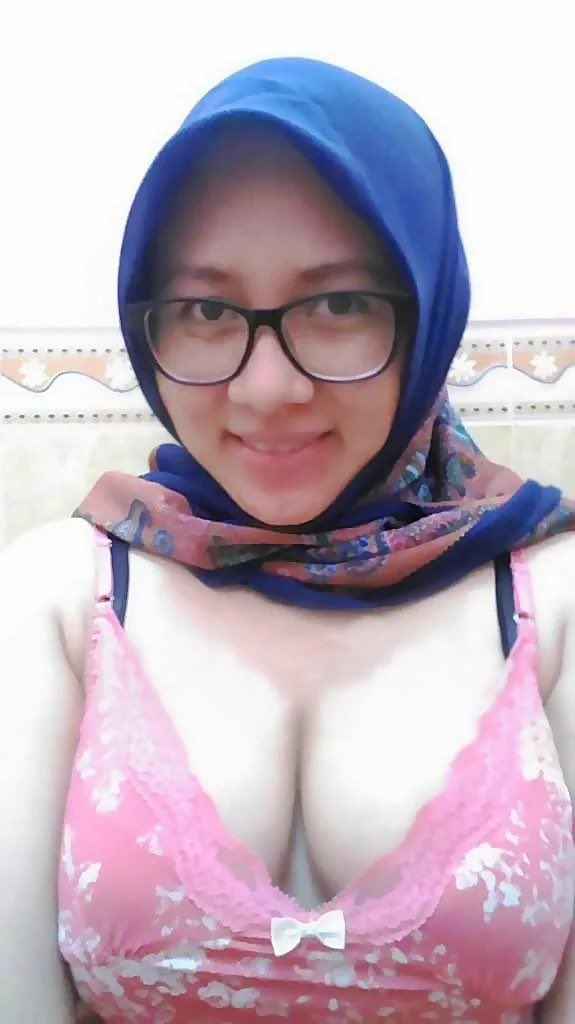 Indonesia Video Viral Digoyang Tante Hijab Kenal Di Instagram Yandex Indonesia Terbaru Top Trending Global 2026