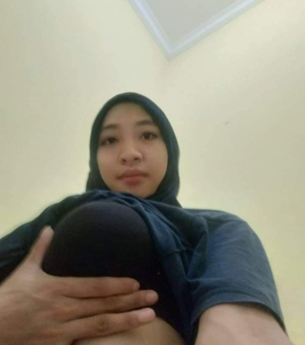 Terbaru Viral Hijab Indo ABG Ukhti Dini Oskaria 2026 Terbaru Pasrah Membelah Durian Pink Malam Minggu Top Trending Global New Generation Indonesia Official